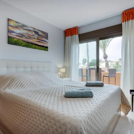 Luxury 3 Bed Sea Views With Pool Apartment *