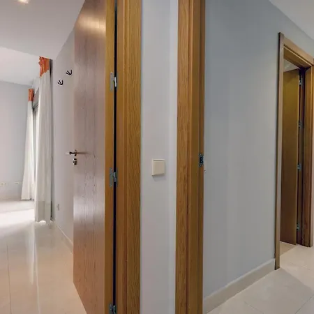 Luxury 3 Bed Sea Views With Pool *