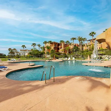Luxury 3 Bed Sea Views With Pool *