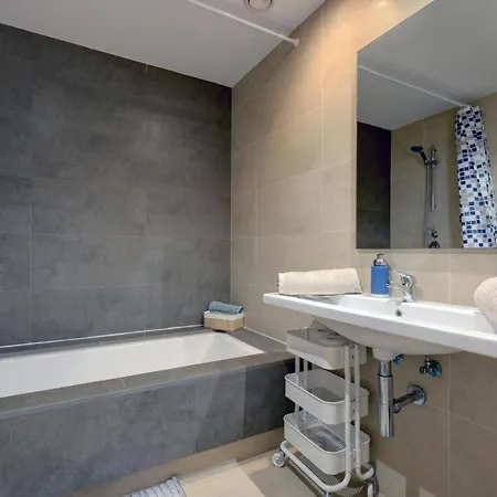 Luxury 3 Bed Sea Views With Pool