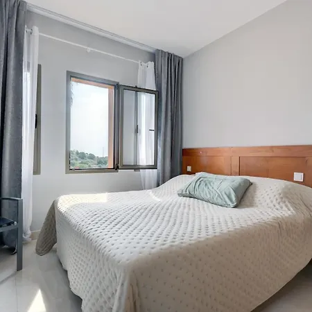 Apartment Luxury 3 Bed Sea Views With Pool