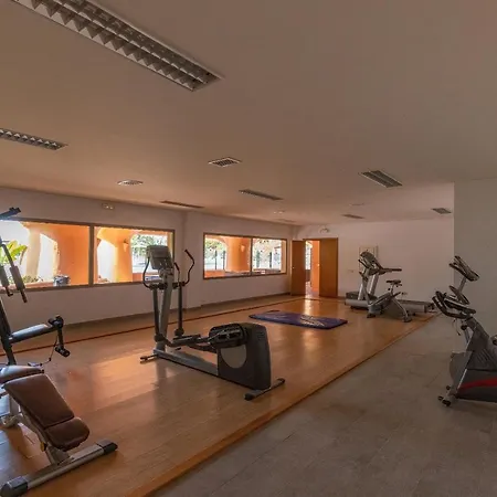 Luxury 3 Bed Sea Views With Pool